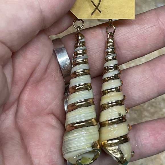 NEW HANDMADE Beautiful Gold Leaf Trim Swirl SHELL Earrings Long Dangle X Long - Picture 4 of 4